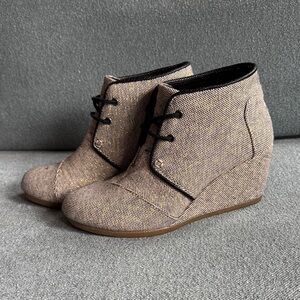 Toms Black and Tan Wedge Booties